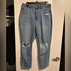 American Eagle Women’s 14R ripped Mom jean